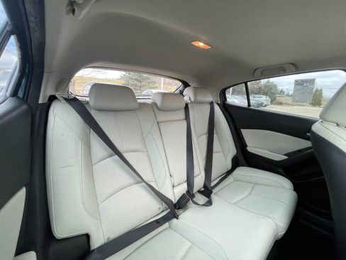 Used 2017 MAZDA MAZDA3 Grand Touring w/ Premium Equipment Package FWD image 5