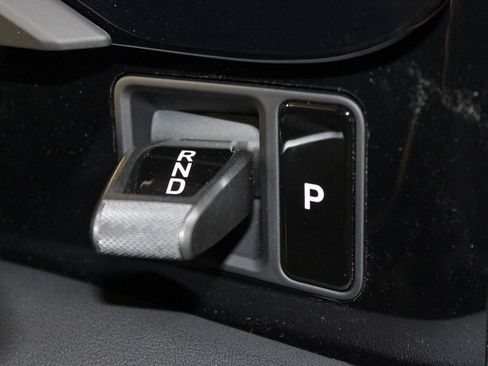 Used 2025 Porsche Taycan image 27