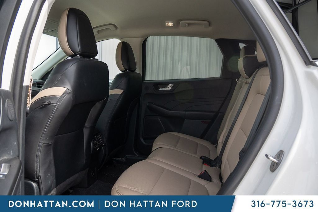 Used 2021 Ford Escape Titanium AWD/4WD image 15