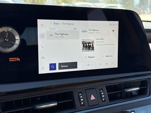 Used 2025 Lexus ES 350 w/ Premium Package image 23