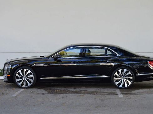 Used 2022 Bentley Flying Spur V8 image 7