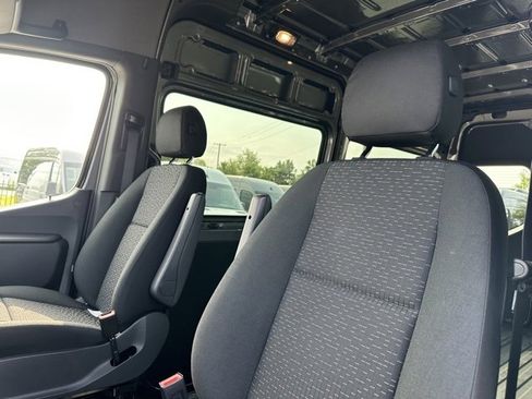 Used 2023 Mercedes-Benz Sprinter 2500 image 14