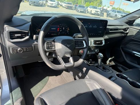 Used 2025 Ford Mustang Premium RWD image 5