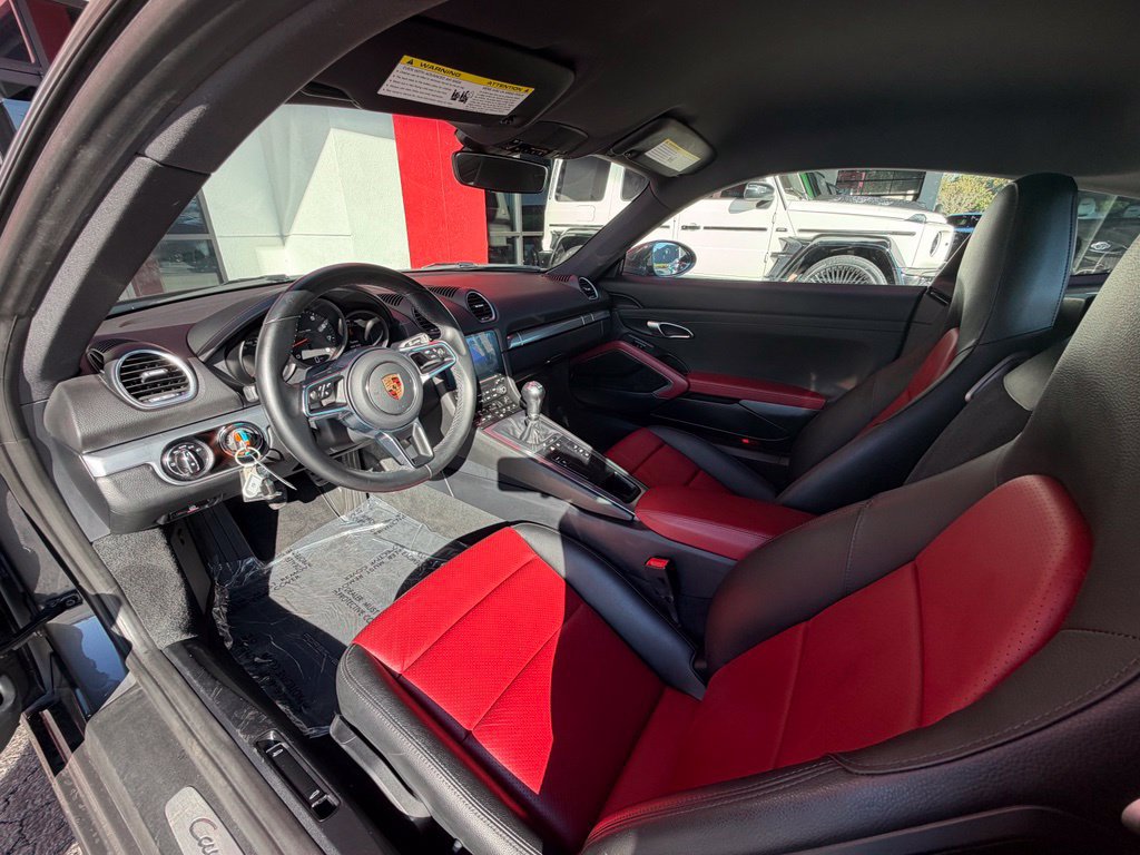 Used 2019 Porsche 718 Cayman RWD image 21