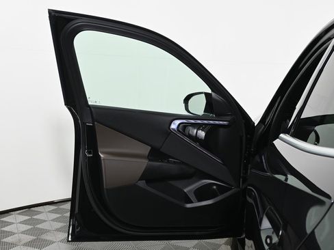 Certified 2025 BMW X3 xDrive30i w/ Premium Package image 28