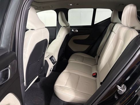 Used 2024 Volvo XC40 B5 Plus w/ Climate Package AWD/4WD image 38