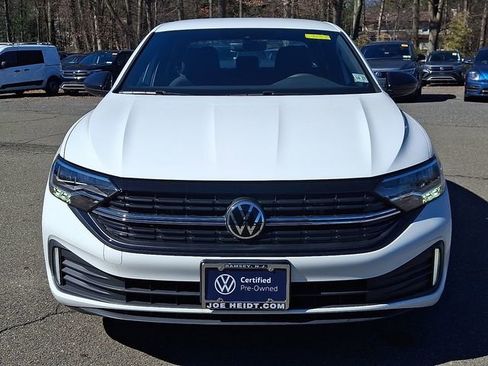 Used 2023 Volkswagen Jetta Sport image 3