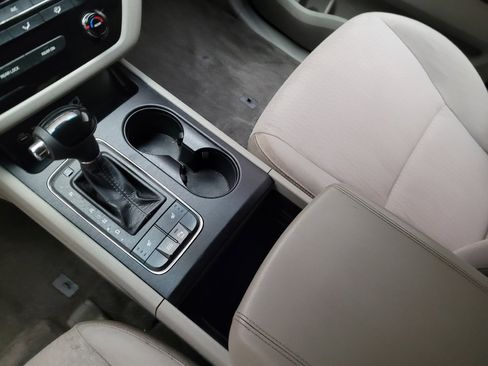 Used 2016 Kia Sedona LX w/ Option Group 020 image 26