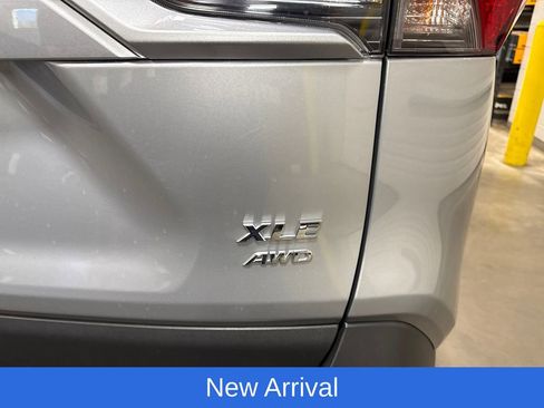 Used 2025 Toyota RAV4 XLE AWD/4WD image 11