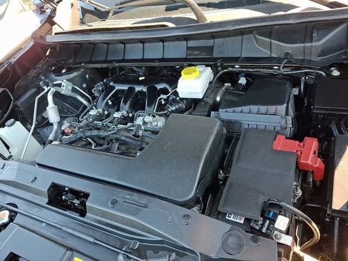 Used 2024 Nissan Pathfinder SV FWD image 28