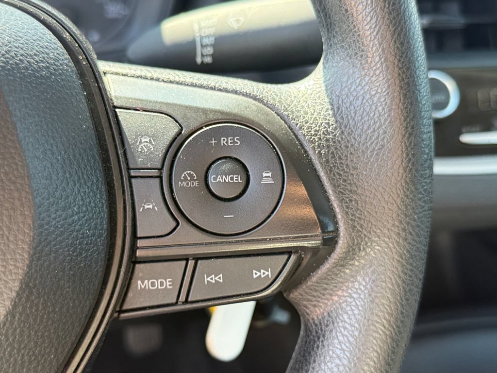 Used 2024 Toyota Corolla LE FWD image 17