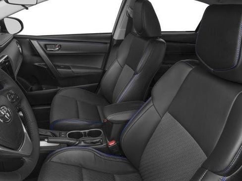 Used 2018 Toyota Corolla SE w/ SE Premium Package FWD image 33