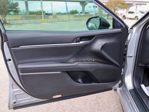 Used 2022 Toyota Camry XSE w/ Navigation Package image 34