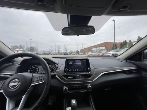 Used 2025 Nissan Altima 2.5 SV image 33