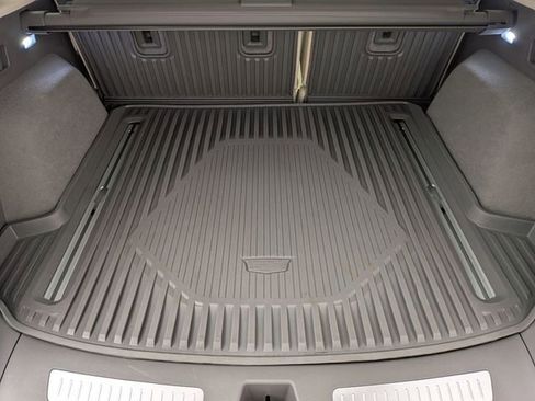 Certified 2024 Cadillac XT5 Premium Luxury w/ LPO, Floor Liner Package AWD/4WD image 25