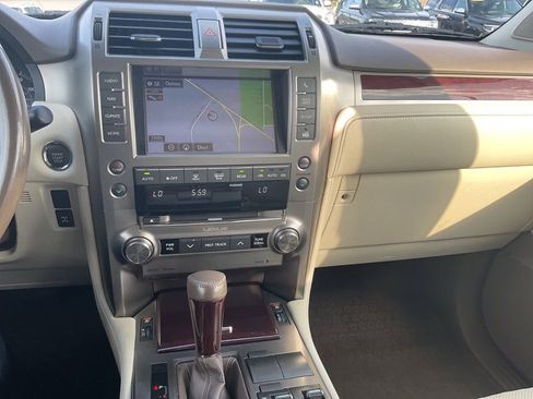 Used 2015 Lexus GX 460 image 18