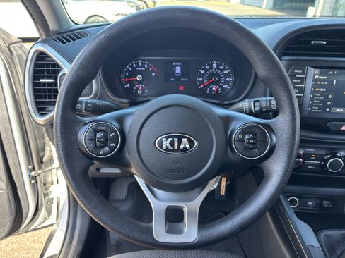Used 2020 Kia Soul LX FWD image 24