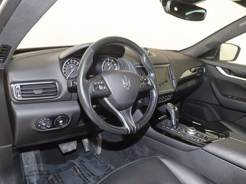 Used 2022 Maserati Levante Modena image 24