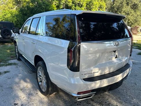 Used 2021 Cadillac Escalade Premium Luxury AWD/4WD image 3