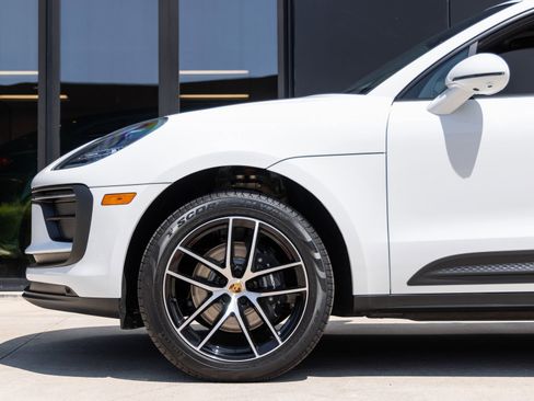 Certified 2026 Porsche Macan AWD/4WD image 15