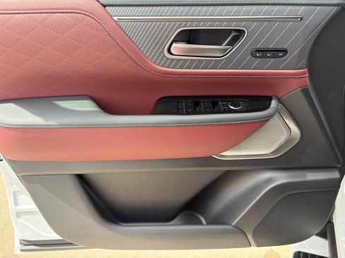 New 2026 INFINITI QX80 Autograph w/ Premium Cargo Package image 13