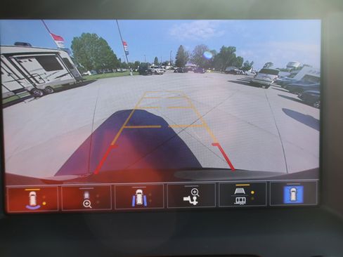 Used 2022 GMC Acadia AT4 w/ Technology Package AWD/4WD image 20