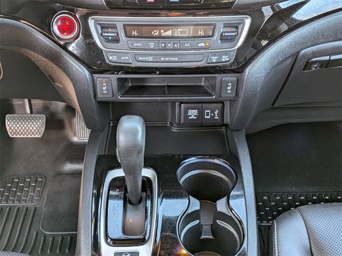 Used 2017 Honda Ridgeline RTL-E image 16