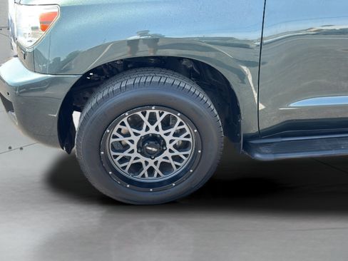 Used 2008 Toyota Sequoia Limited w/ Cold Area Pkg RWD image 36