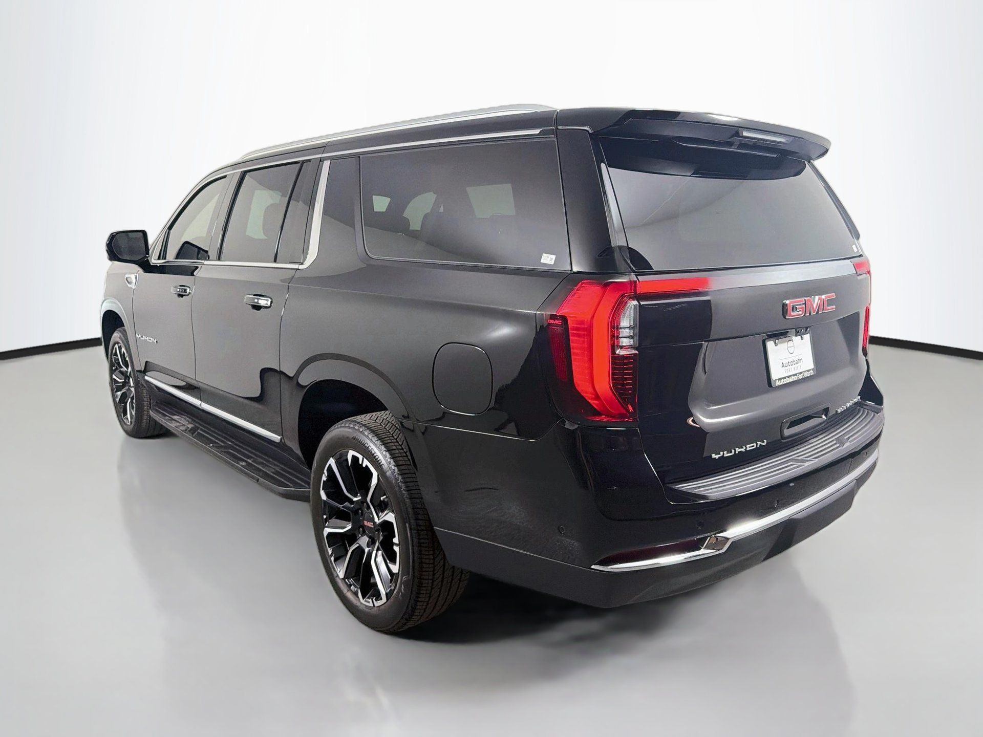 Used 2026 GMC Yukon XL Elevation w/ Elevation Premium Package AWD/4WD image 8