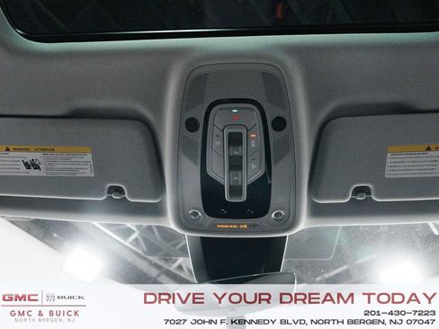 Used 2023 Audi Q8 Premium image 42