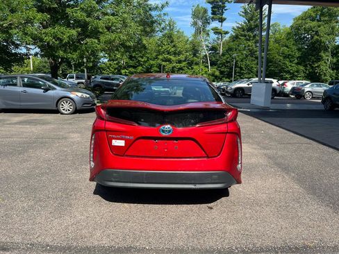 Used 2018 Toyota Prius Prime Premium FWD image 4