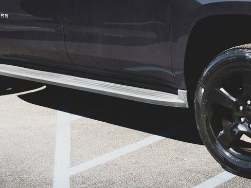 Used 2017 Chevrolet Suburban LT AWD/4WD image 23