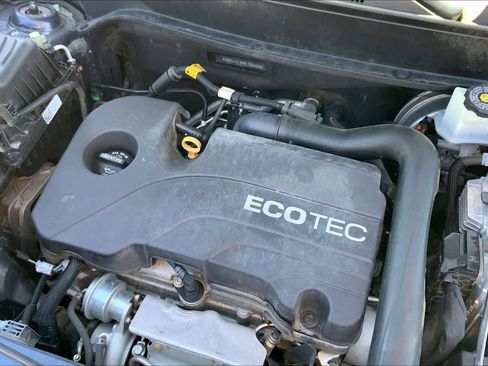 Used 2019 Chevrolet Equinox LS image 32