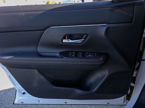 New 2026 Nissan Kicks SR image 23