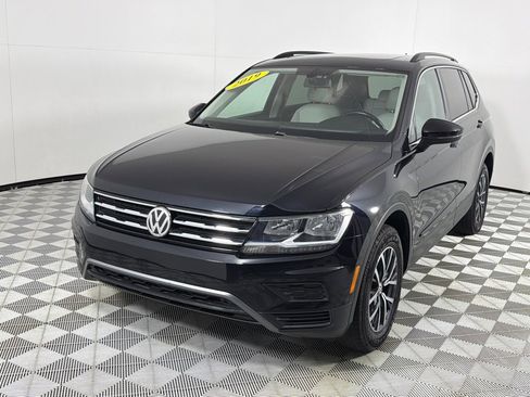 Used 2019 Volkswagen Tiguan SE w/ Panoramic Sunroof Package FWD image 9