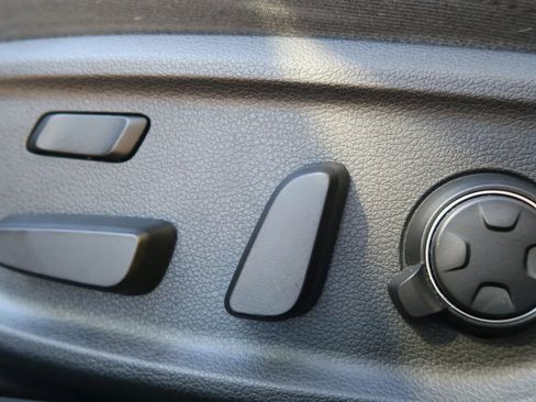 Used 2021 Genesis G70 3.3T image 30