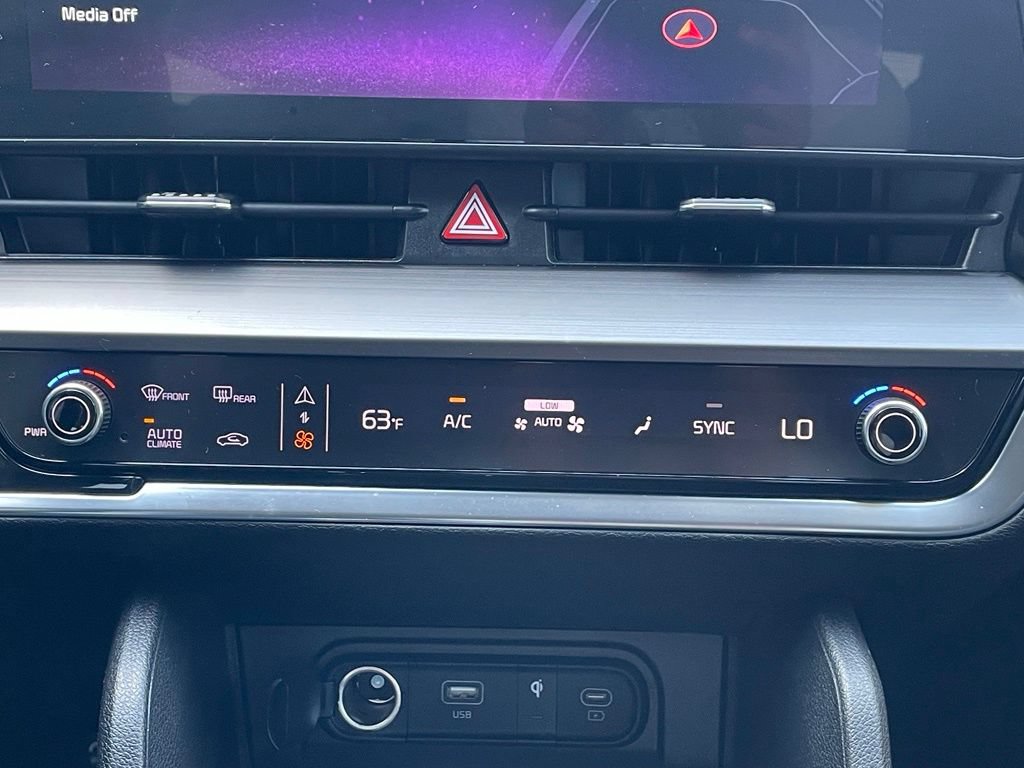 Certified 2023 Kia Sportage EX FWD image 18