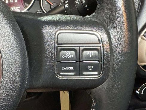 Used 2016 Jeep Wrangler Sahara AWD/4WD image 11