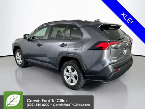 Used 2020 Toyota RAV4 XLE w/ XLE Grade Weather Package AWD/4WD image 11