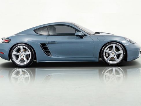 Used 2017 Porsche 718 Cayman Base image 5