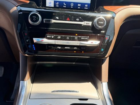 Used 2022 Ford Explorer King Ranch w/ Premium Technology Package AWD/4WD image 76