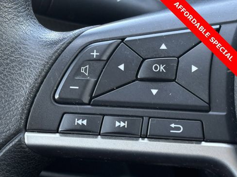 Used 2021 Nissan Kicks SV image 17