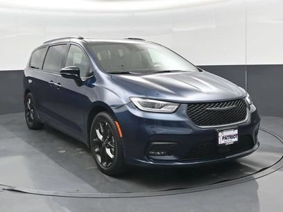 Used 2025 Chrysler Pacifica Limited