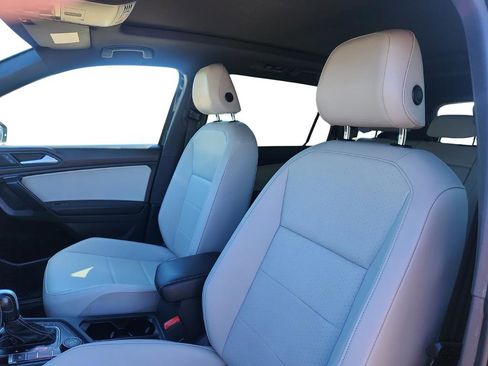 Used 2021 Volkswagen Tiguan SE R-Line image 17