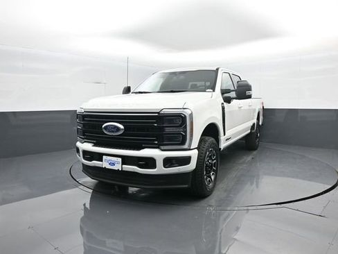New 2026 Ford F250 Platinum w/ FX4 Off-Road Package image 3