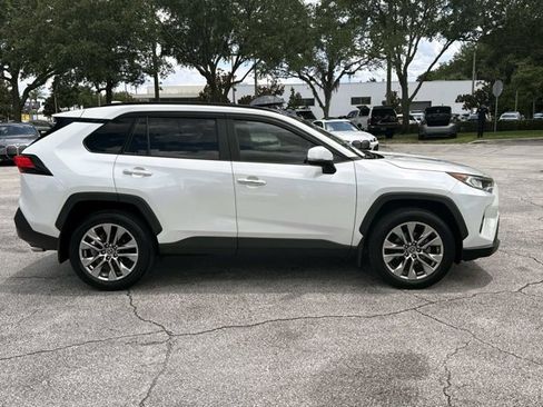Used 2019 Toyota RAV4 Limited w/ Advanced Technology Package AWD/4WD image 2