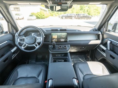 Certified 2023 Land Rover Defender 110 X-Dynamic SE AWD/4WD image 18