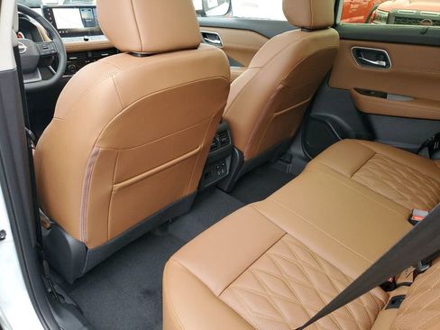 New 2026 Nissan Rogue Platinum w/ Platinum Premium Package AWD/4WD image 11