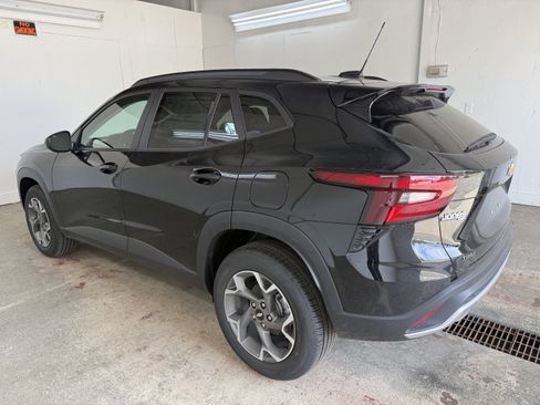 New 2026 Chevrolet Trax LT w/ LT Convenience Package image 4