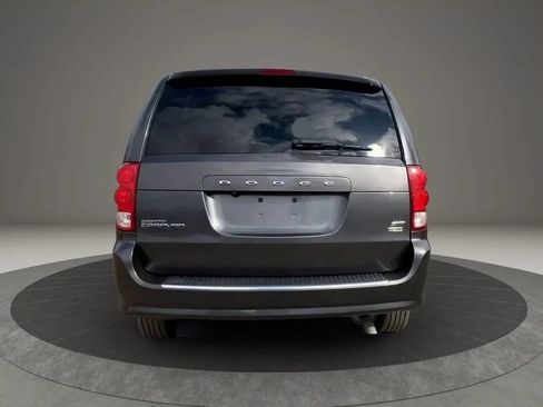 Used 2018 Dodge Grand Caravan SXT FWD image 4